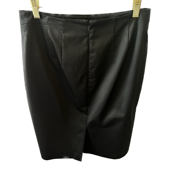 Ann Taylor Satin Pencil Skirt, Size 4 - Picture 2 of 3